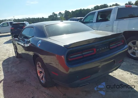 2018 Dodge Challenger Sxt z USA, uszkodzony, nr VIN 2C3CDZAG8JH321593